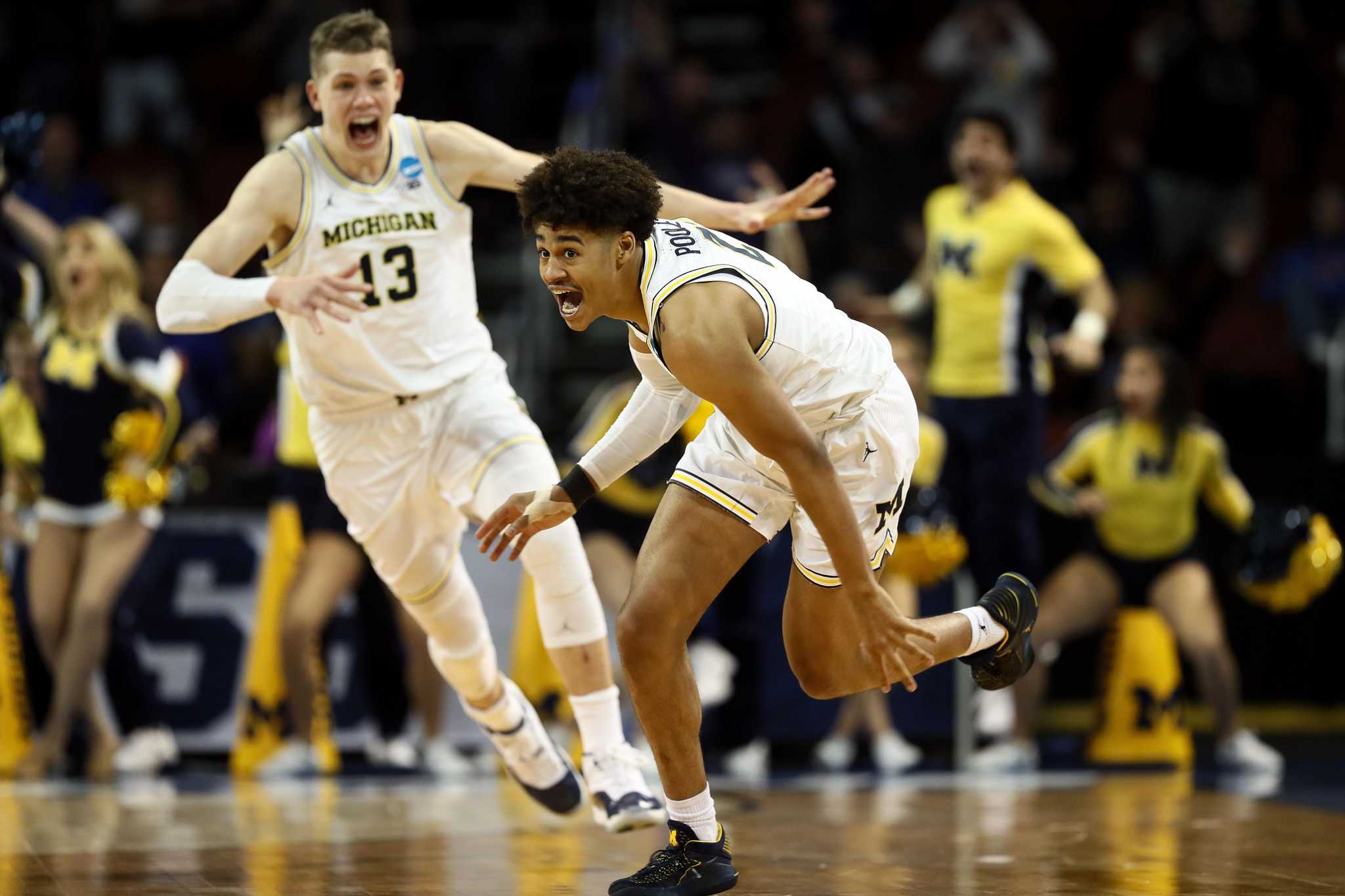 Ex-Wolverine Jordan Poole makes another long-distance buzzer beater 