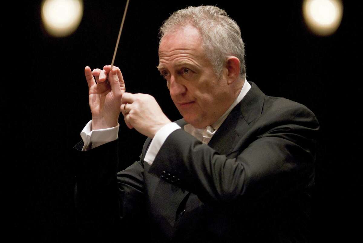 Bramwell Tovey will serve as guest conductor for the Houston Symphony.