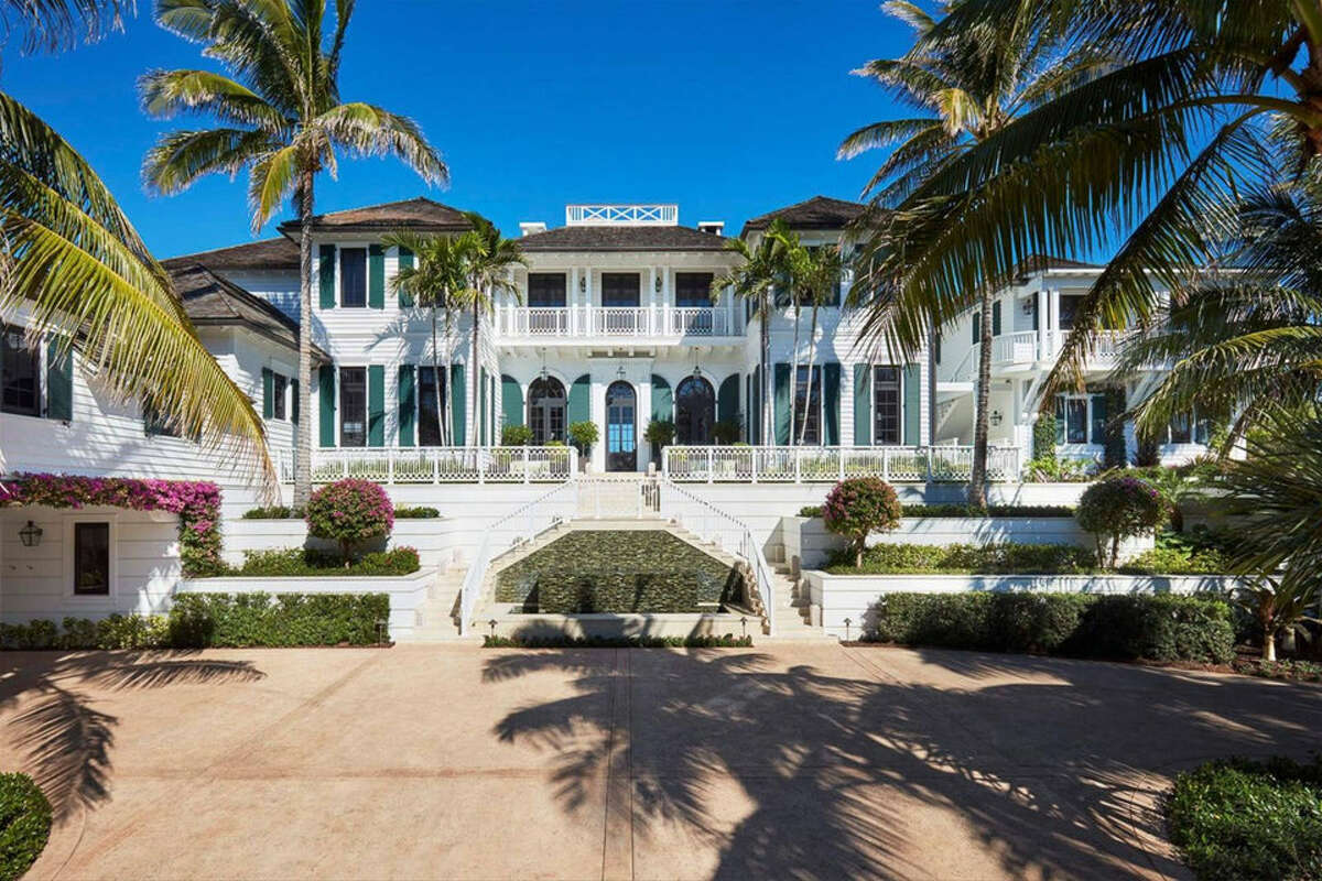 Tiger Woods Ex Puts Seaside Mansion On Market