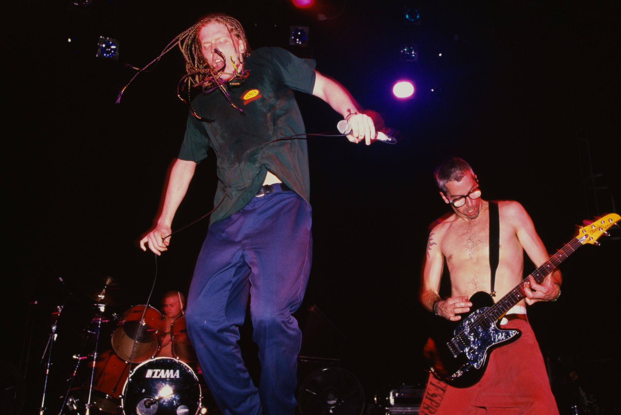 Former Offspring drummer turned OB/GYN saves juror during his own Bay