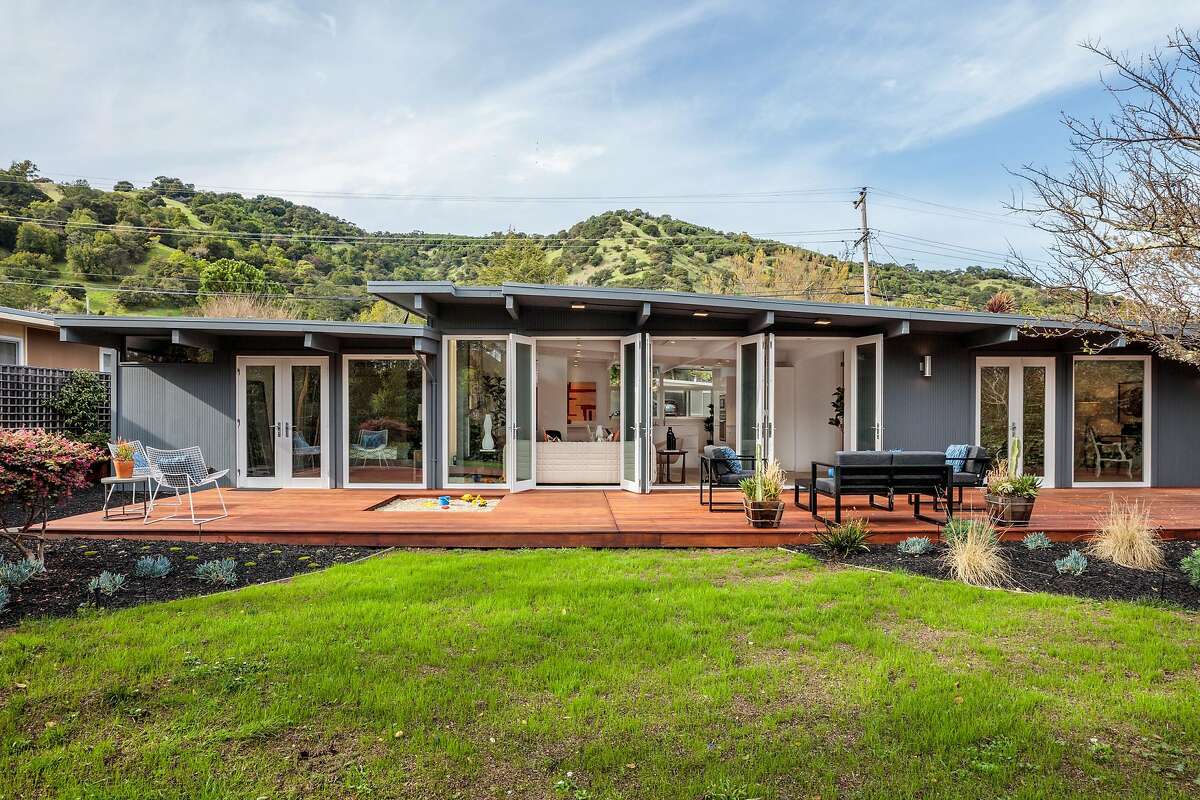 Walk Through San Rafael Eichler Enjoys Modern Flair