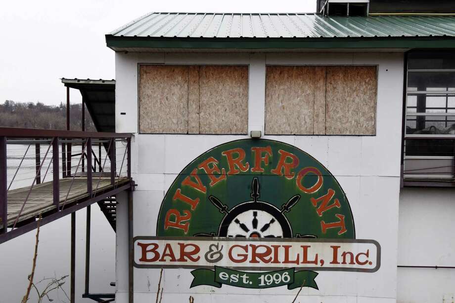 The Riverfront Bar and Grill, a restaurant barge moored on the Hudson River in Corning Preserve, on Thursday, March 29, 2018, in Albany, N.Y. The restaurant has closed and the barge is being auctioned off.(Will Waldron/Times Union) Photo: Will Waldron, Albany Times Union / 40043356A