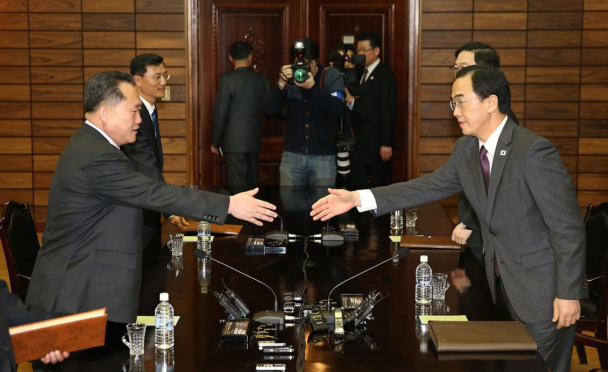 North and South Korea set a date for summit meeting at border