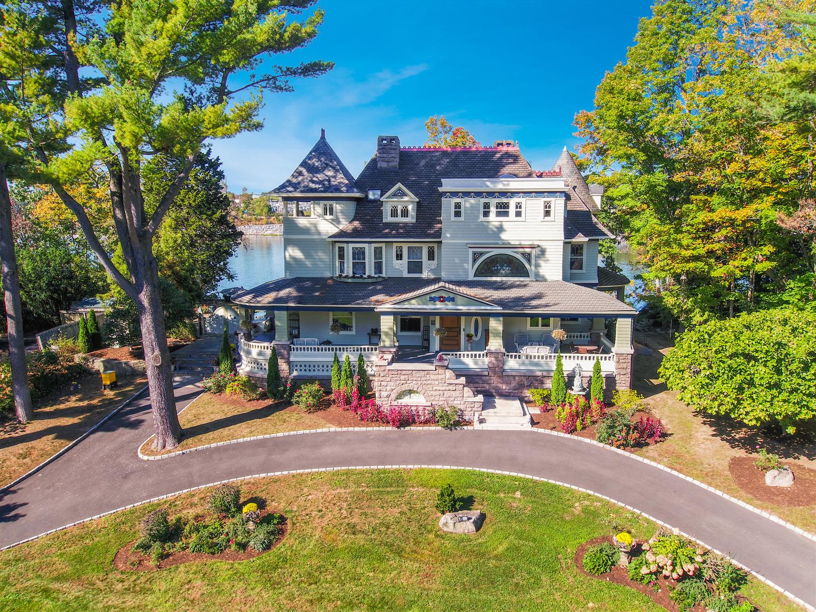 Queen Annestyle home in Greenwich looks like a museum