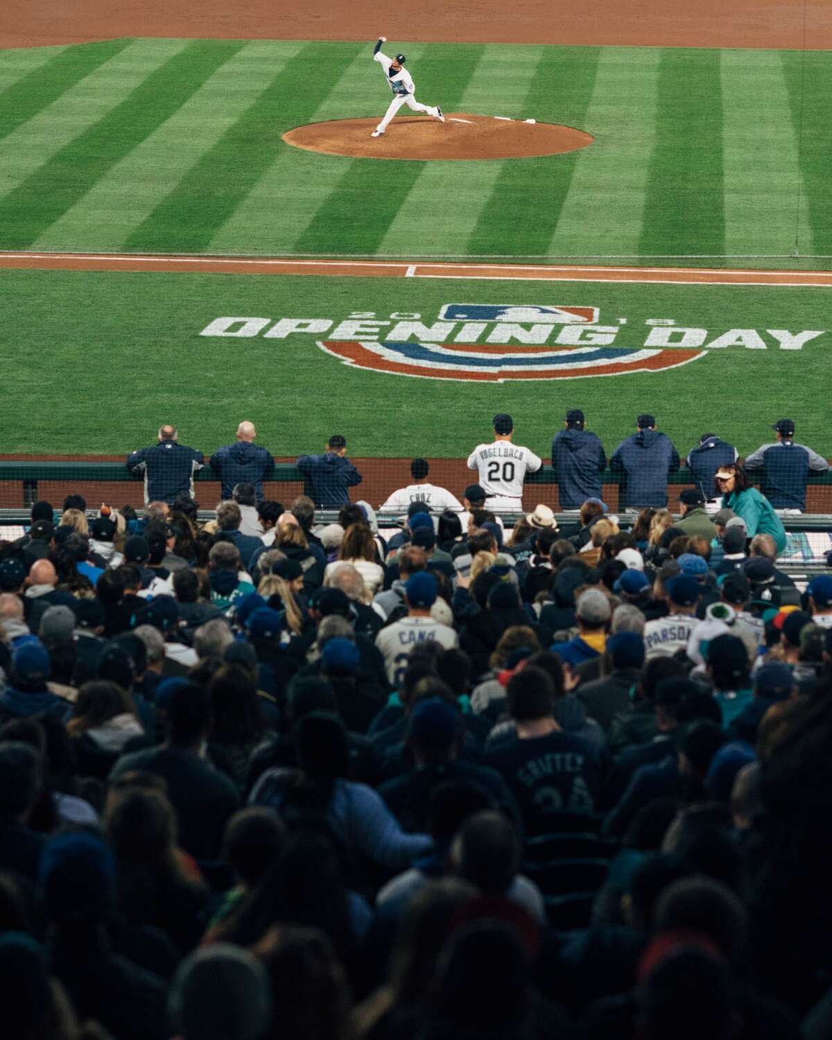 Moments to remember from Mariners' Opening Day victory