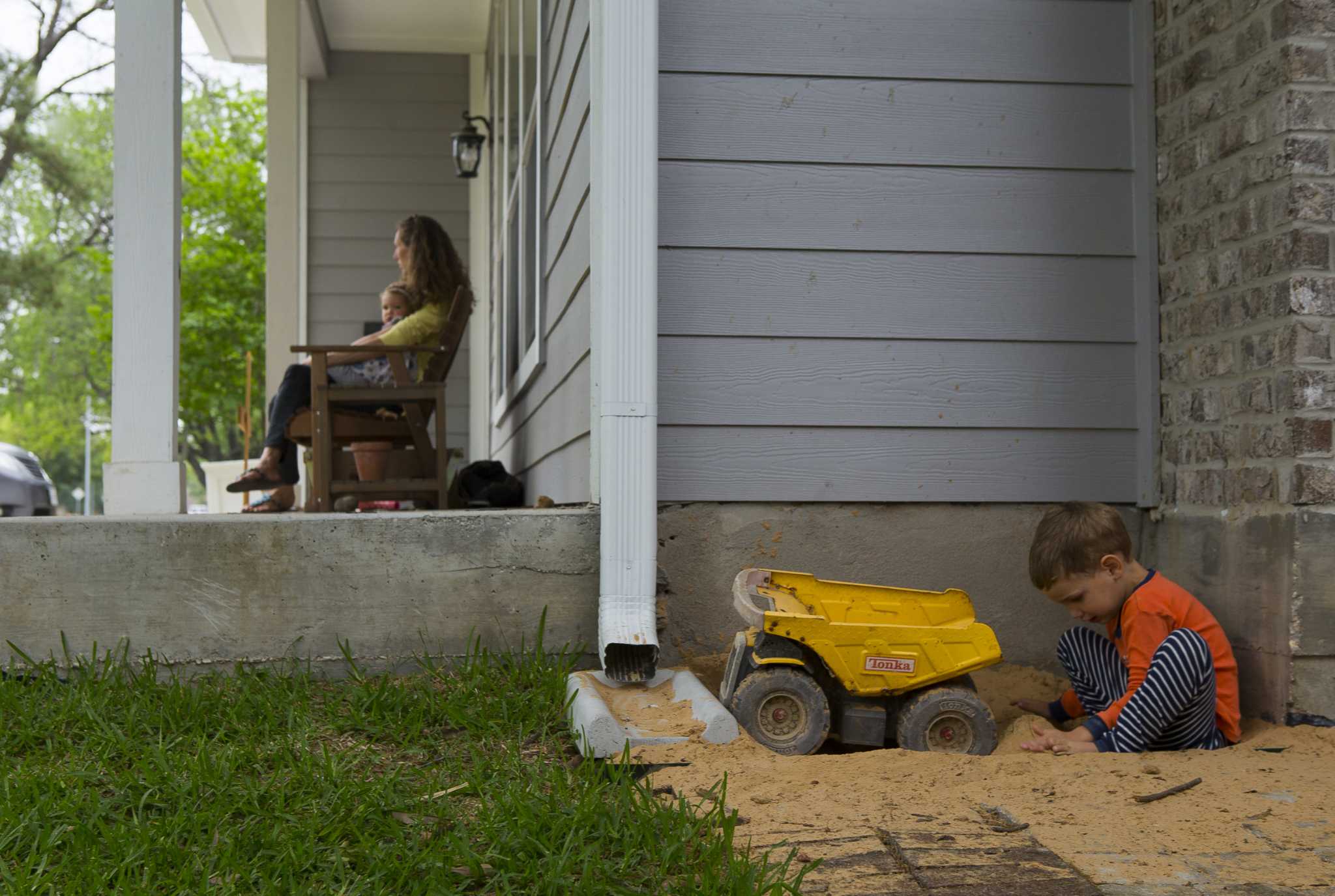 Blundering workers flood homes that they were supposed to be