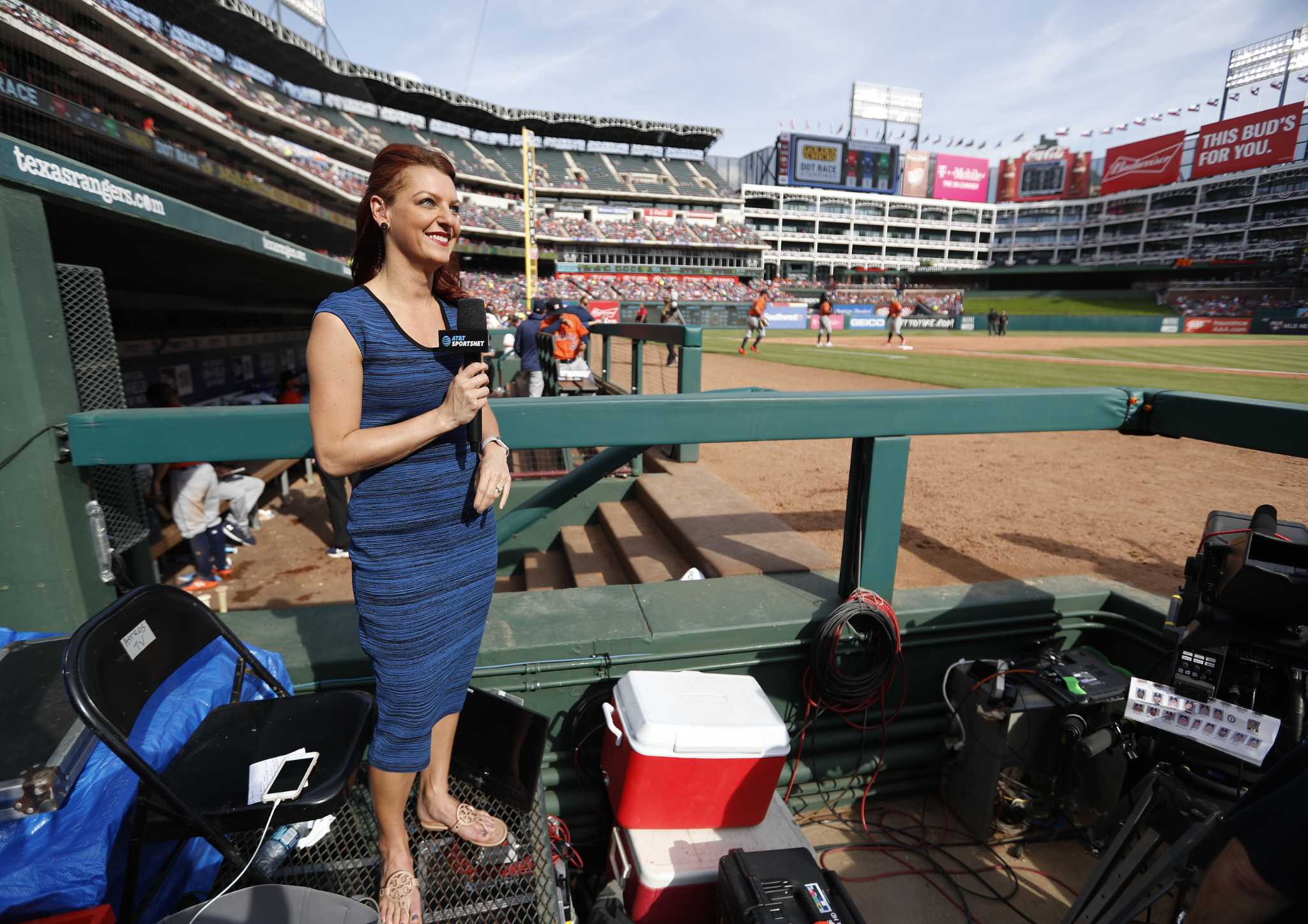 MLB sideline reporters fearful after foul ball hits Braves' Kelsey Wingert