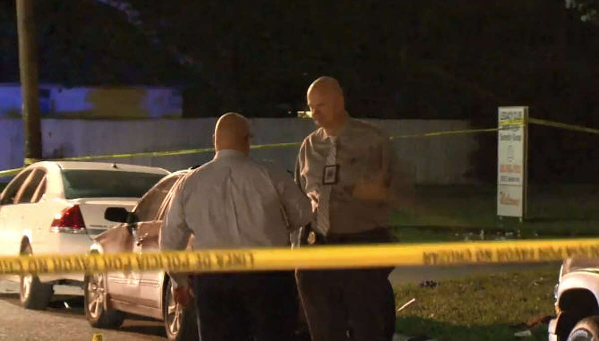 1 dead, 1 wounded in shooting at Pasadena apartment