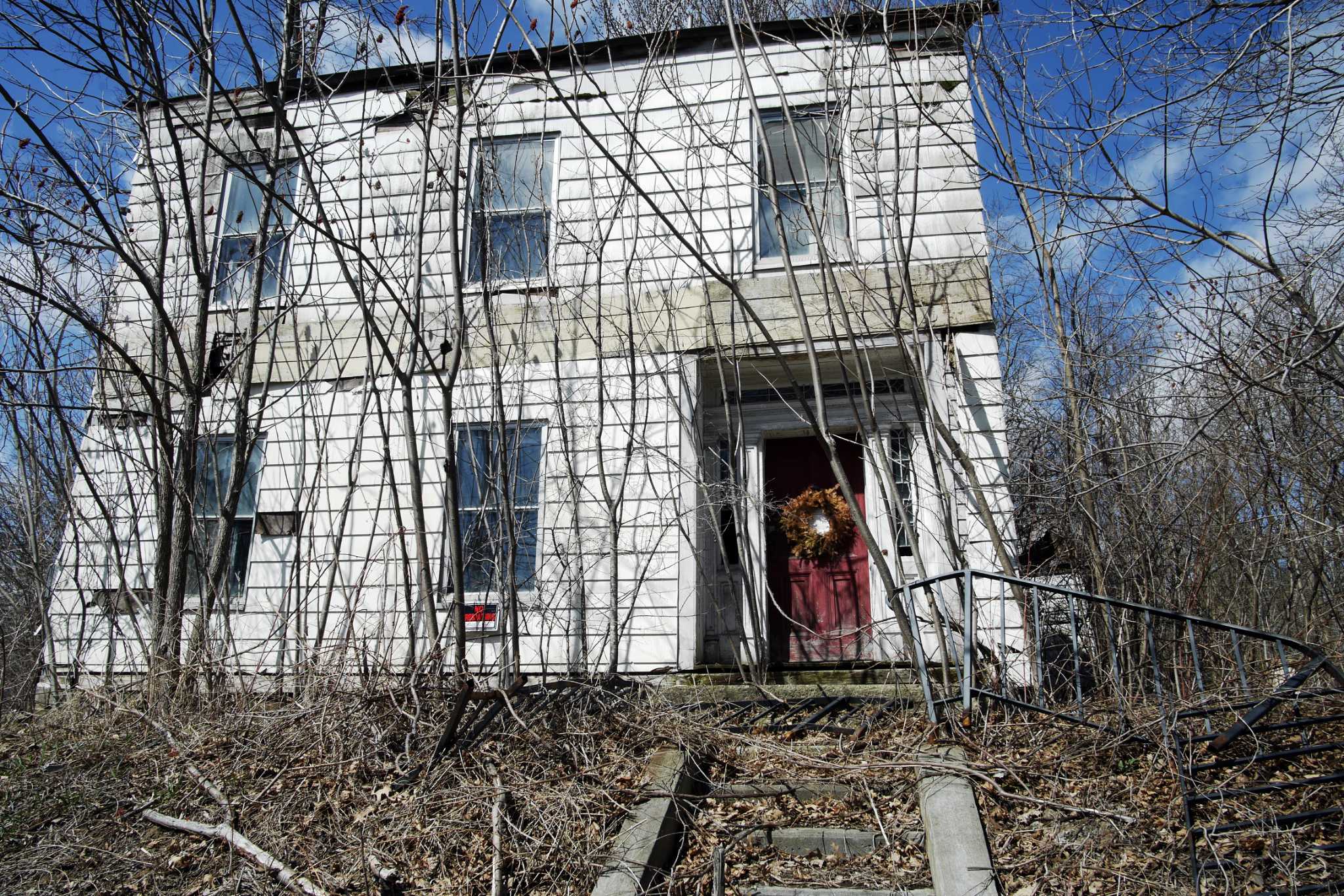 Historic, crumbling Crounse House gets another chance