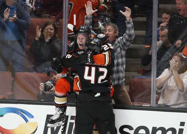 Ducks rally past Avs, move into third in Pacific