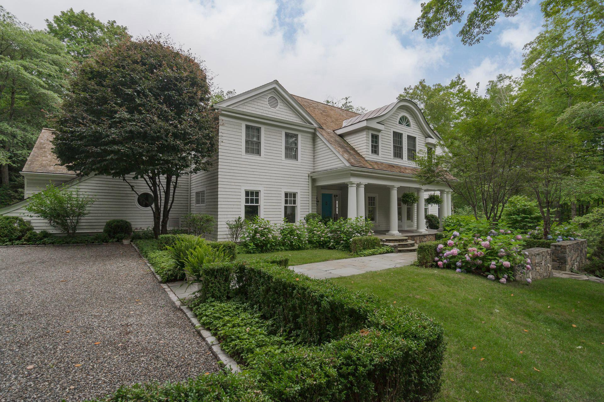 On the Market / Chic New Canaan house abuts Audubon land