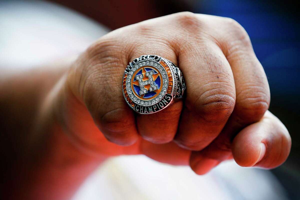 Astros fans receive World Series replica rings before game vs. A's