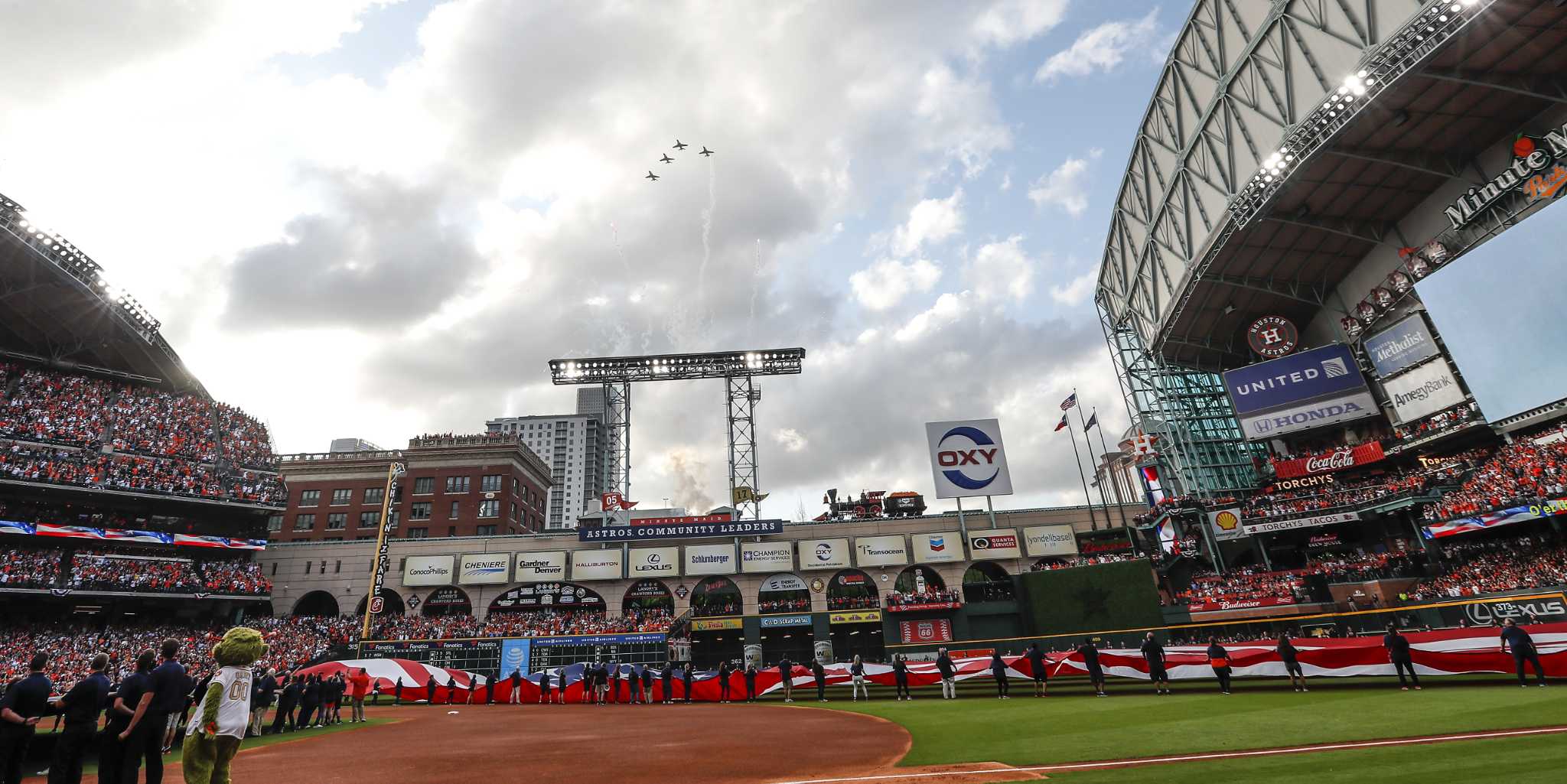 Minute Maid Park to host Super Bowl's 'Opening Night