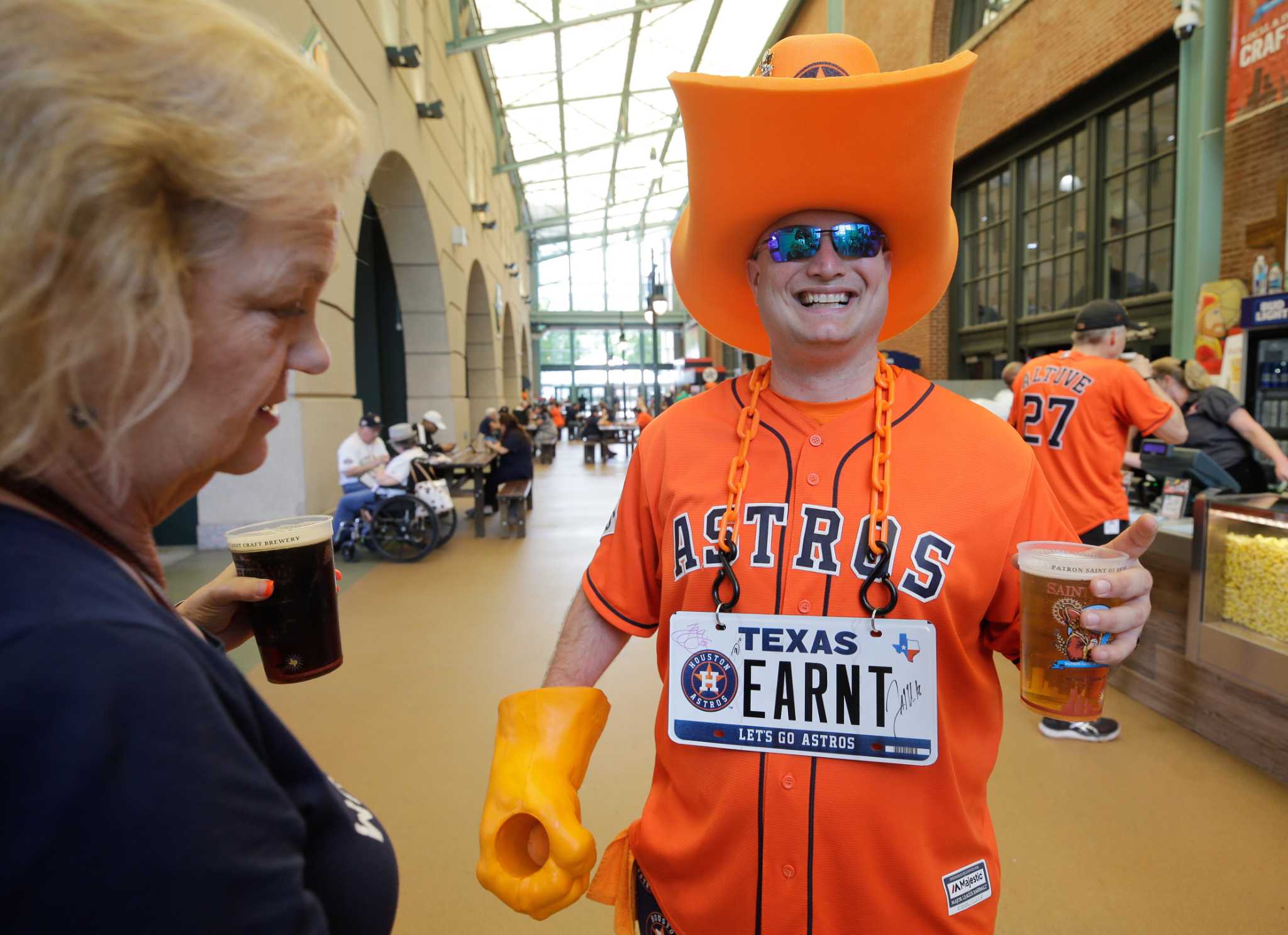 Springer, Correa and Altuve film H-E-B coffee commercial - and