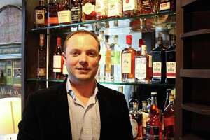 Family-owned wine shop in new hands - Photo