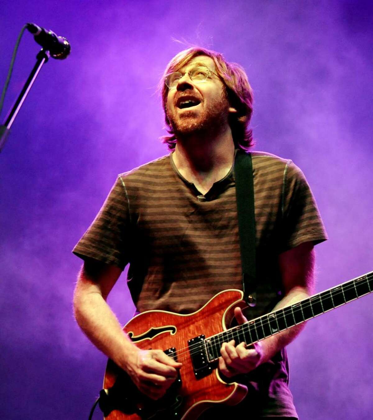 Renewed Phish send fans bouncing