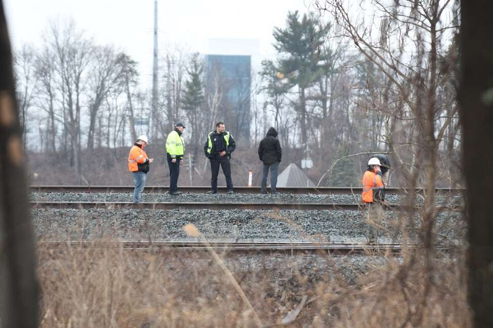 Man killed by train in Colonie