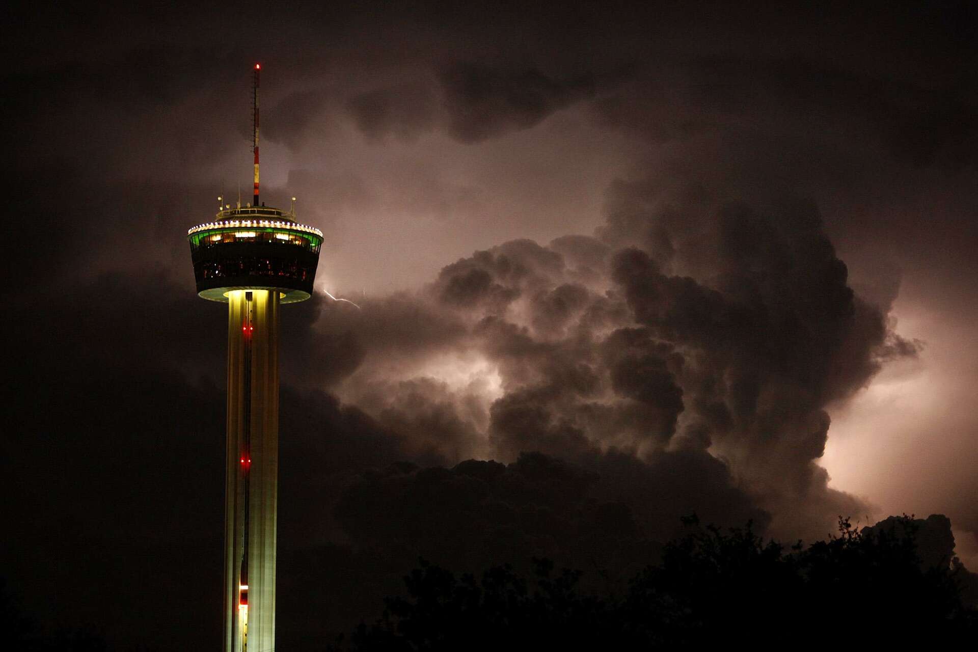 Cold front brings large hail threat to San Antonio within hours
