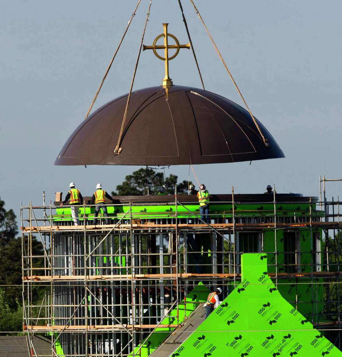 Conroes Sacred Heart Catholic Church Installs New Sanctuary Dome