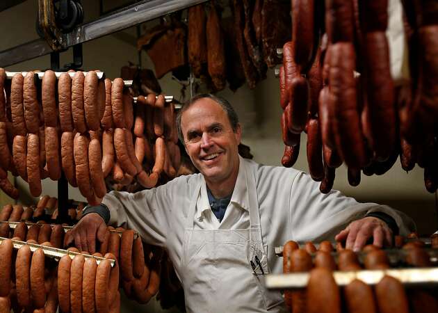 Why is this tiny sausage shop drawing huge crowds?