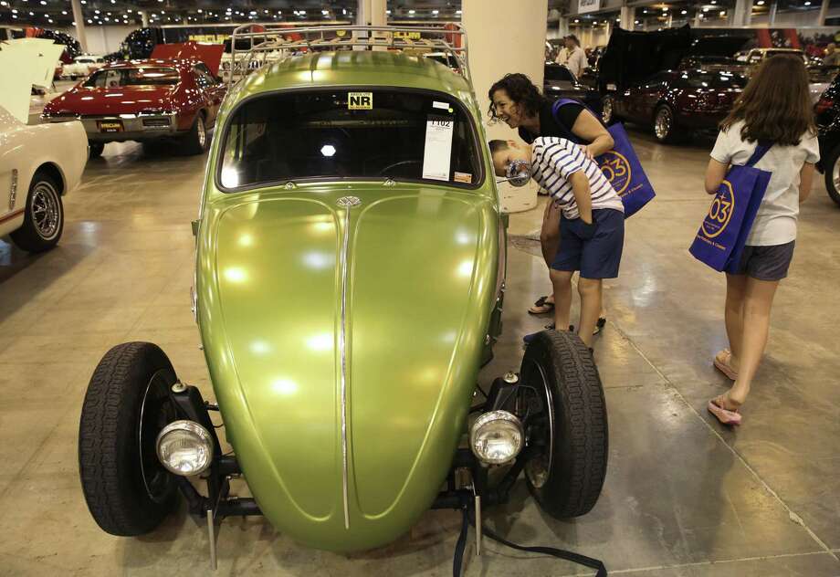 Muscle Car Auction Draws Sellers Spectators Houston Chronicle