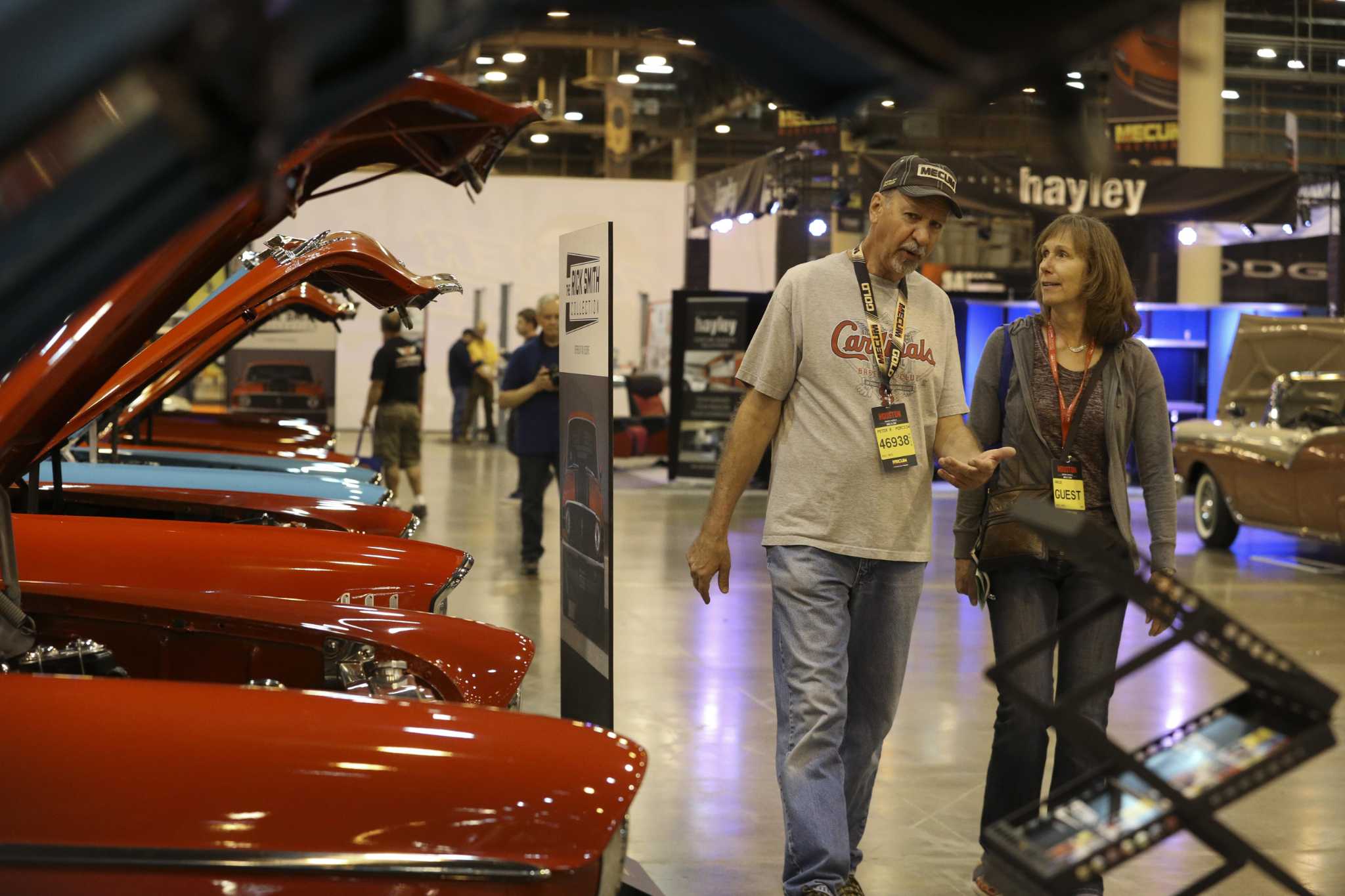Muscle car auction draws sellers, spectators