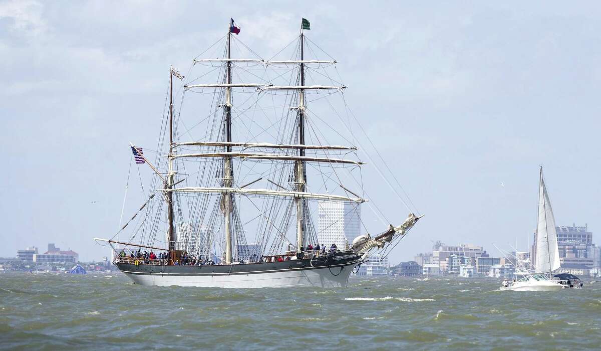 Galveston’s Parade of Tall Ships delight maritime enthusiasts, amateur