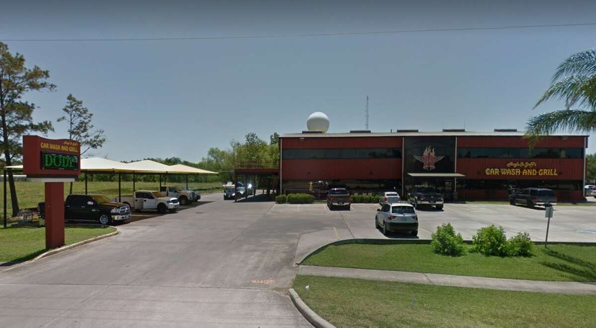 Bars, restaurants with alcohol violations in Galveston County in 2017