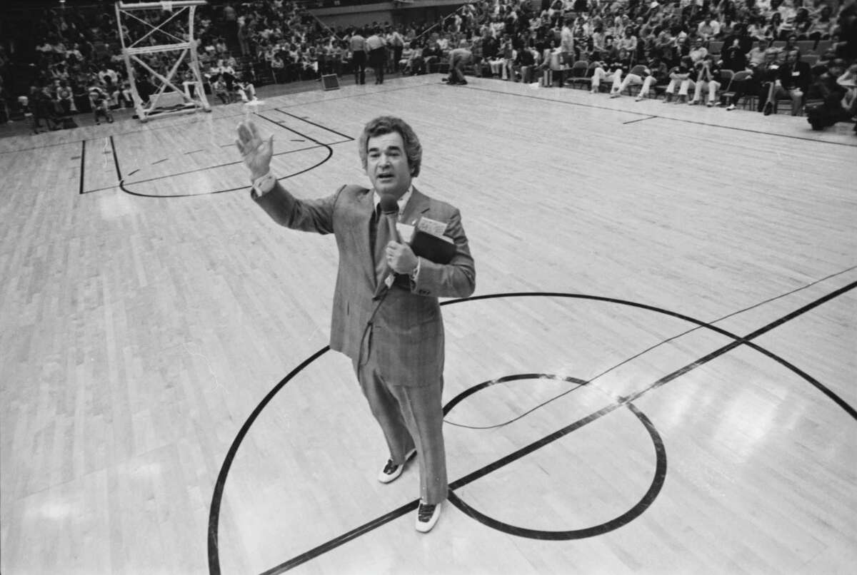 Evangelist Bob Harrington preached a sermon during half-time at a Spurs-Pacers game on April 10, 1974.