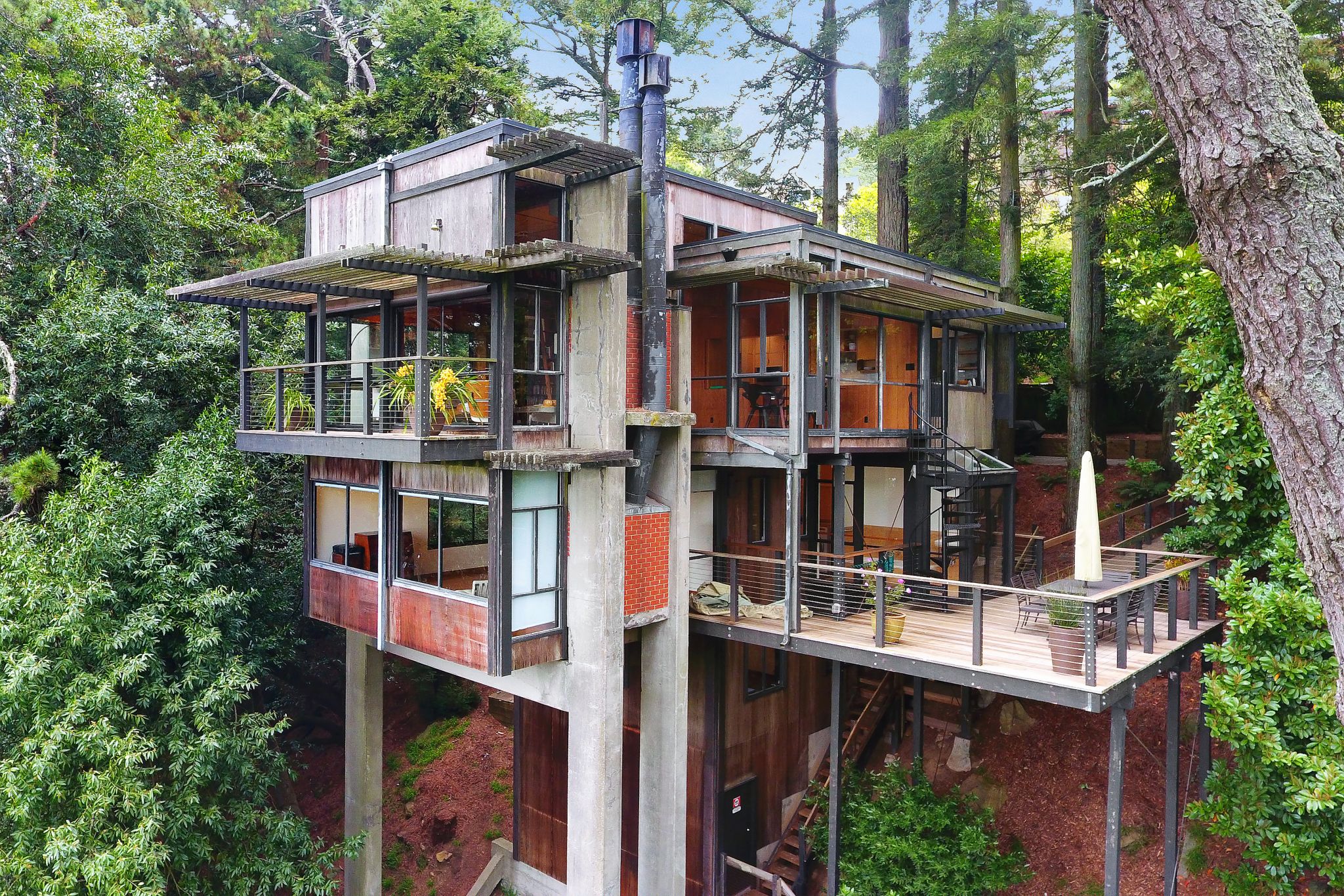 Oakland home by same architect who designed Monterey Aquarium lists for