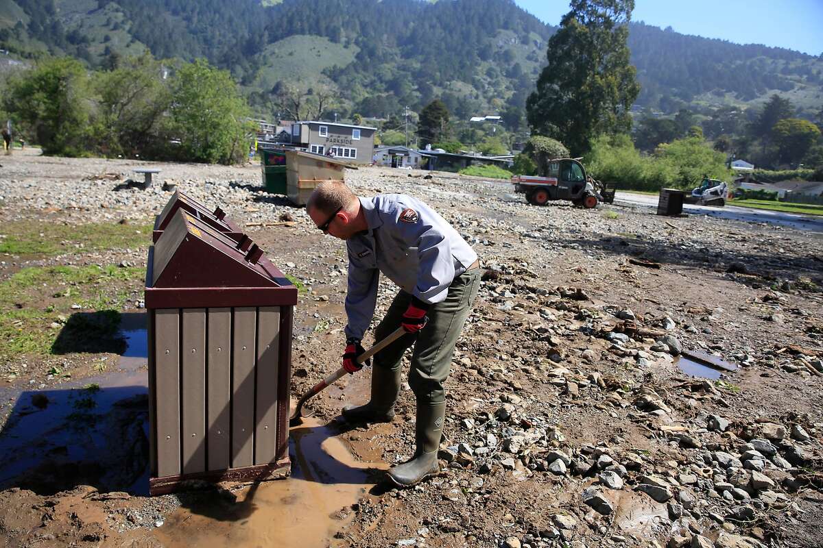 Stinson Beach parking lot still crumbling after storm — and fix is