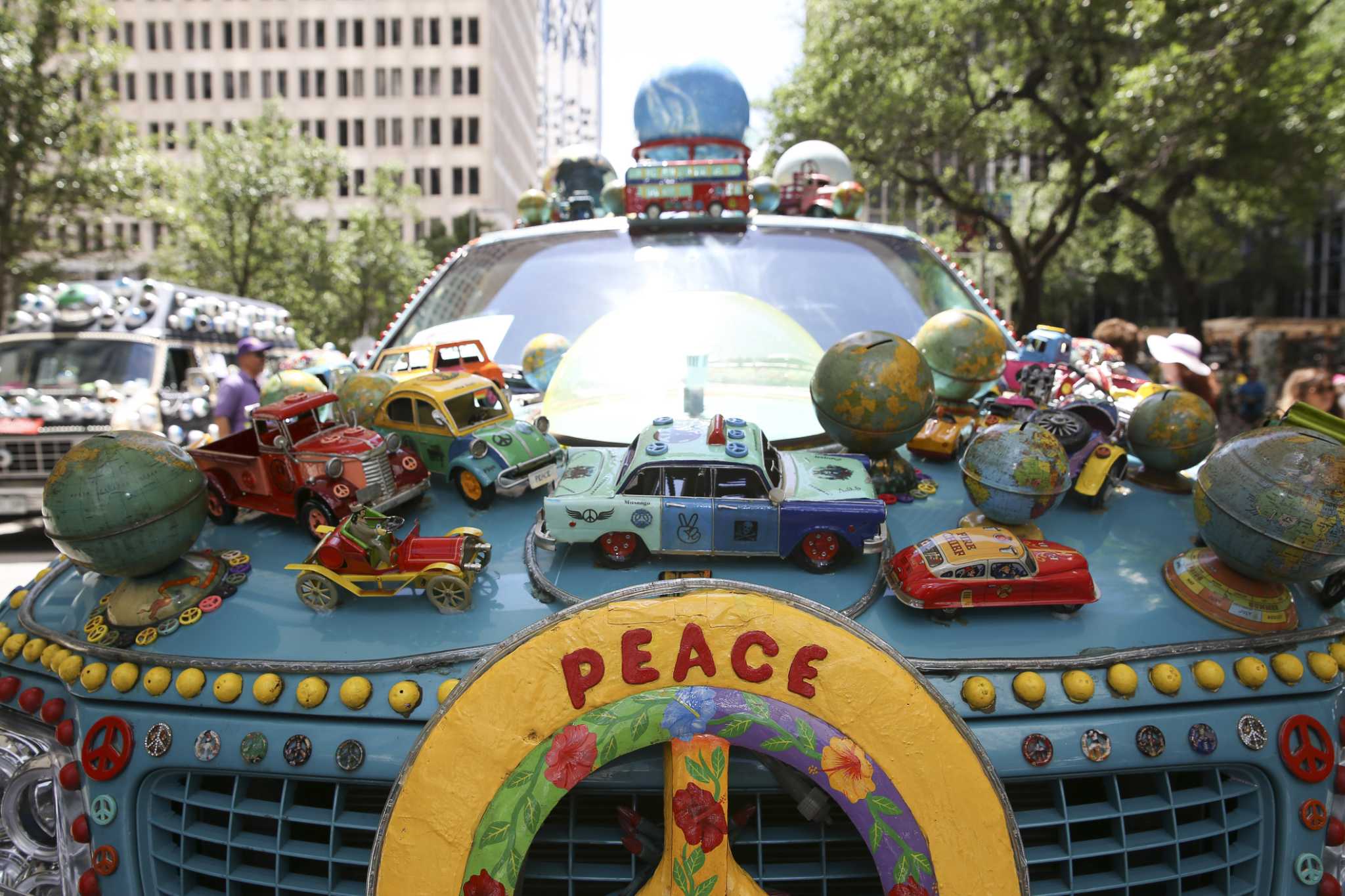 Art cars take over downtown Houston for 30th annual parade