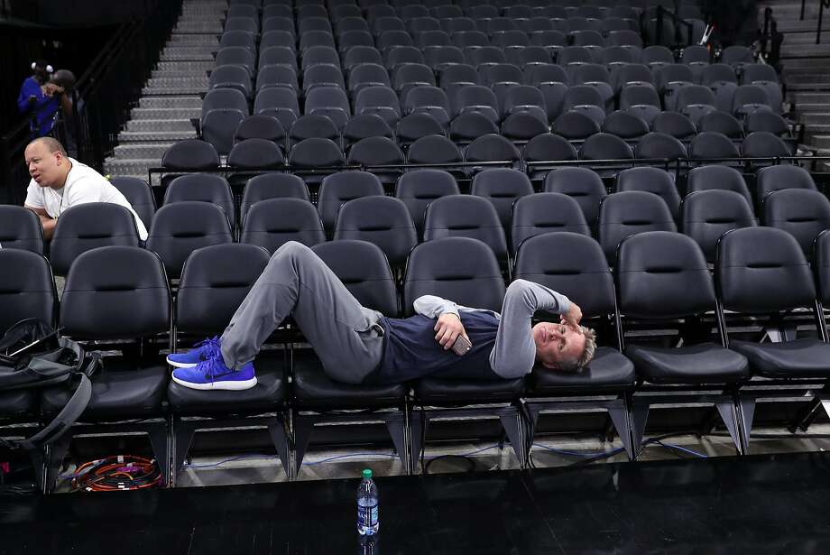 “I feel good,” Warriors head coach Steve Kerr said about his history of back problems. “I’m not 100 percent. I still have pain, but I’ve learned to manage it better. … I’m still hopeful my life might return to pain-free, but I’m doing fine.” Photo: Scott Strazzante / The Chronicle