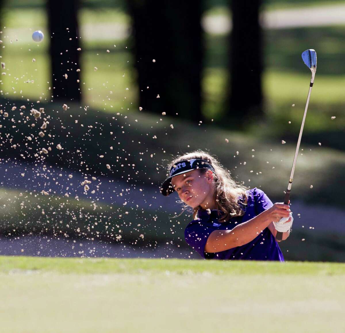 Willis' Kendall Wall hits out of a bunker onto the 1st green during in the final round of the District 20-5A golf tournament at La Torretta Lake Resort & Spa, Wednesday, April 11, 2018, in Montgomery.