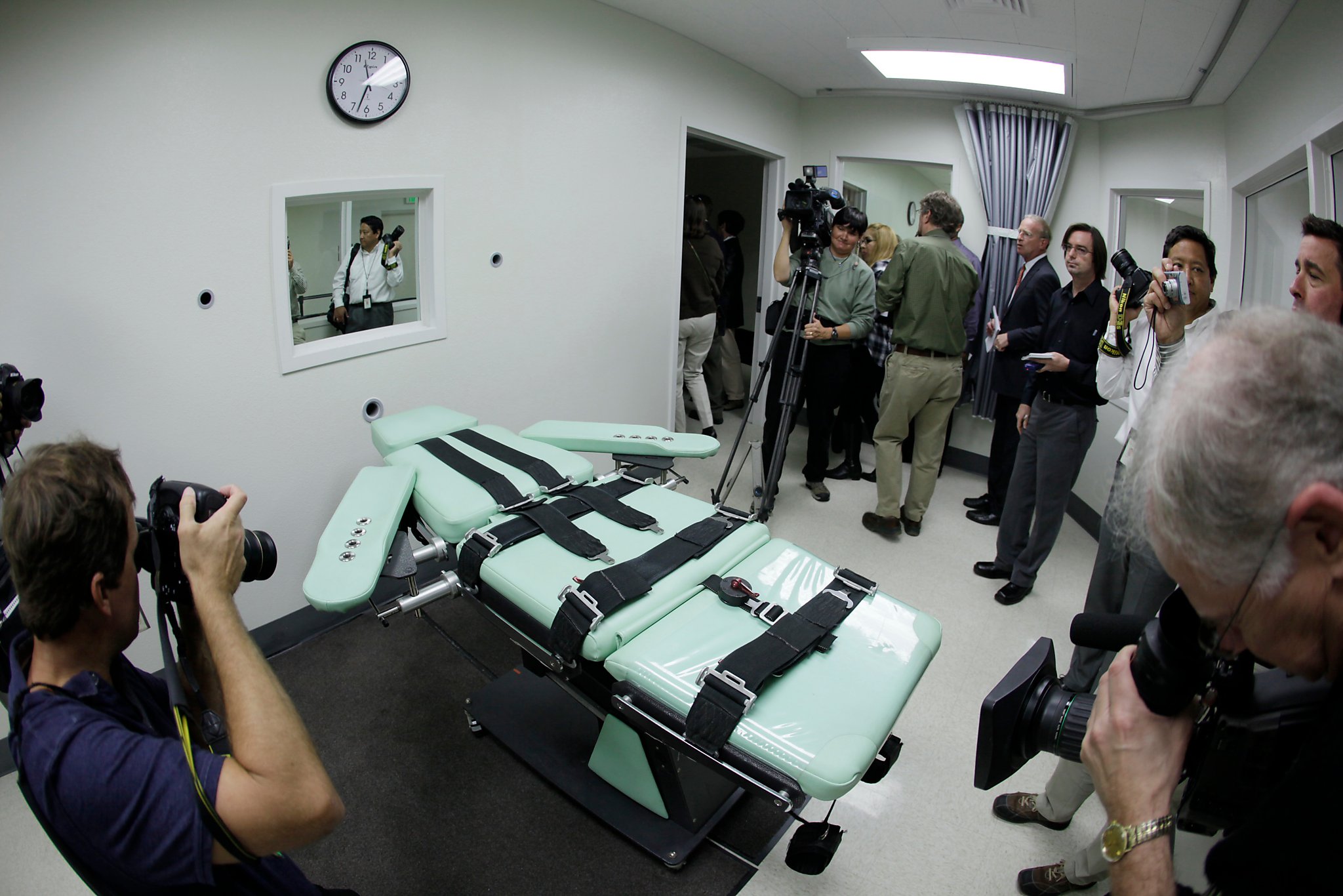 California plan to keep executions partially secret draws media lawsuit - SFGate
