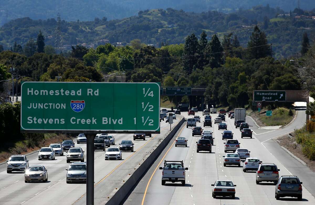 Traffic on southbound Highway 85 approaches the junction with Highway 280 in Sunnyvale, Calif. on Wednesday, March 28, 2018.