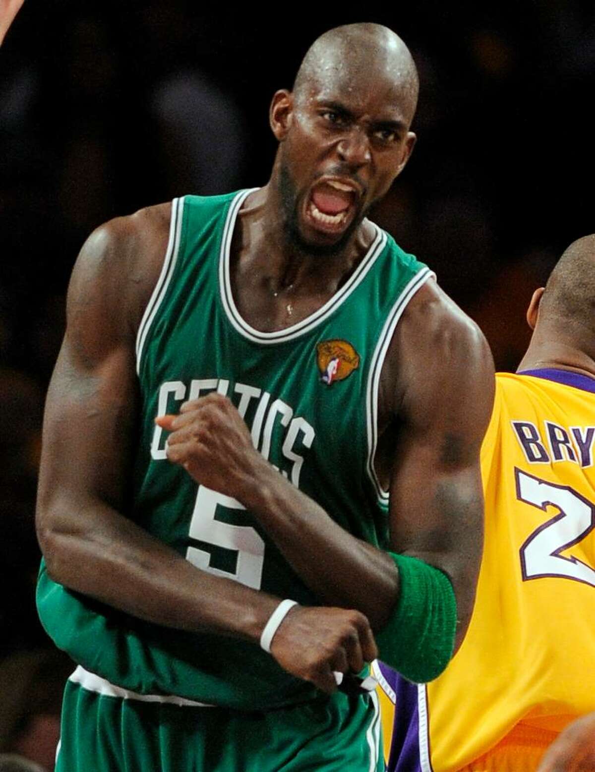 lakers-edge-celtics-in-game-7-win-16th-title