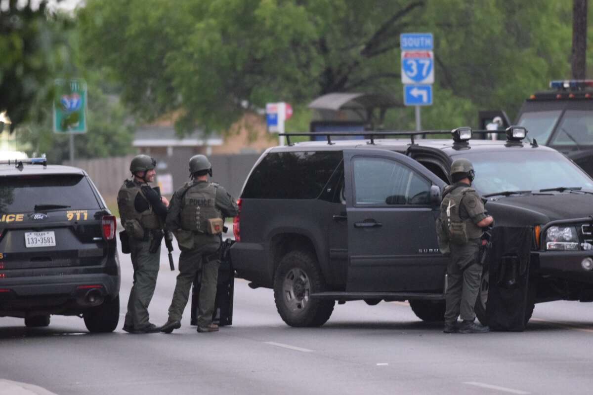 Officials ID suspects in armed robbery that led to SWAT standoff in San ...