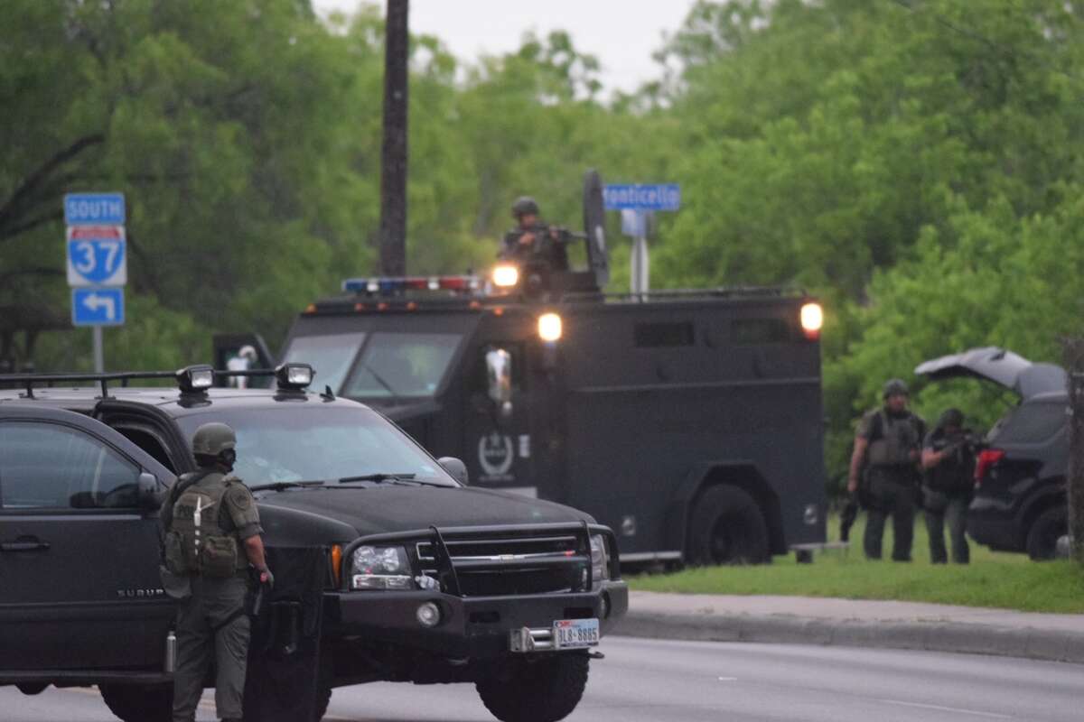 Officials ID suspects in armed robbery that led to SWAT standoff in San