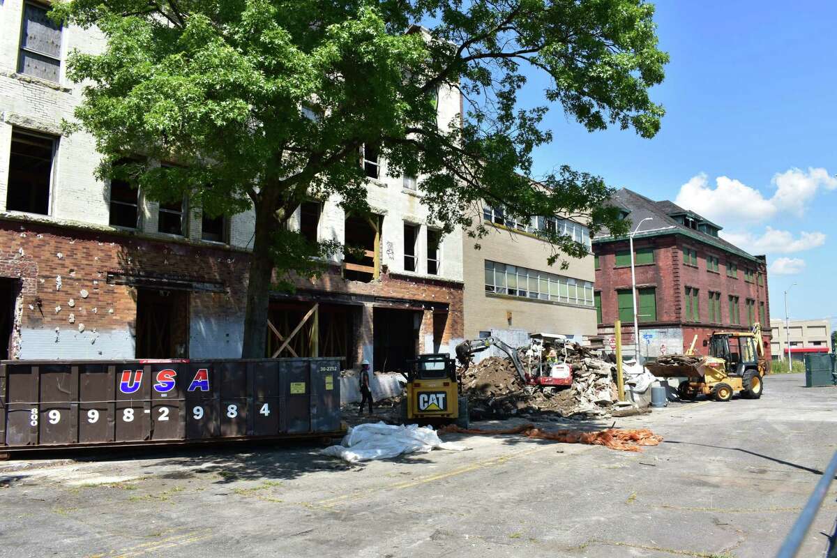 Entering August 2017, crews continued work to gut the interior of the Jayson-Newfield Historic Restoration in downtown Bridgeport, Conn., with developers planning to convert the building into more than 100 apartments with ground-level commercial space totaling 8,000 square feet. 