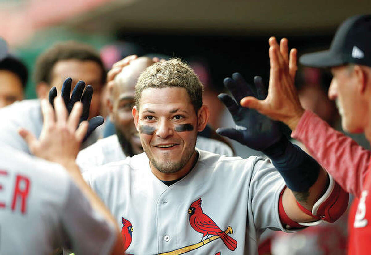 Molina home run leads Cardinals over Reds 1-0