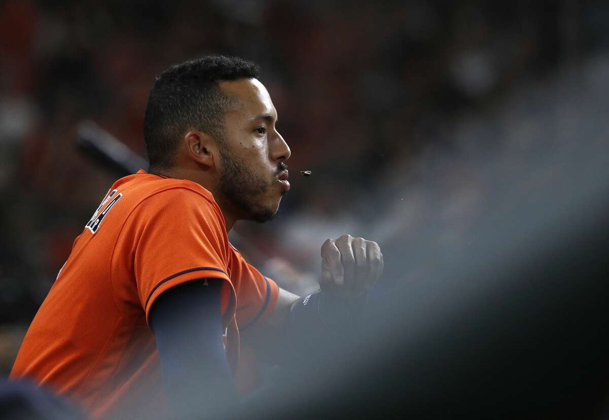 Carlos Correa played with Yuli Gurriel's hair in the dugout after