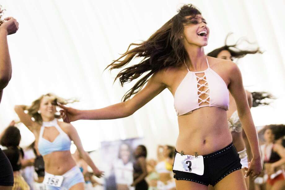 cheerleader-teen-model-thumbnail-gallery-free-saniya-nude