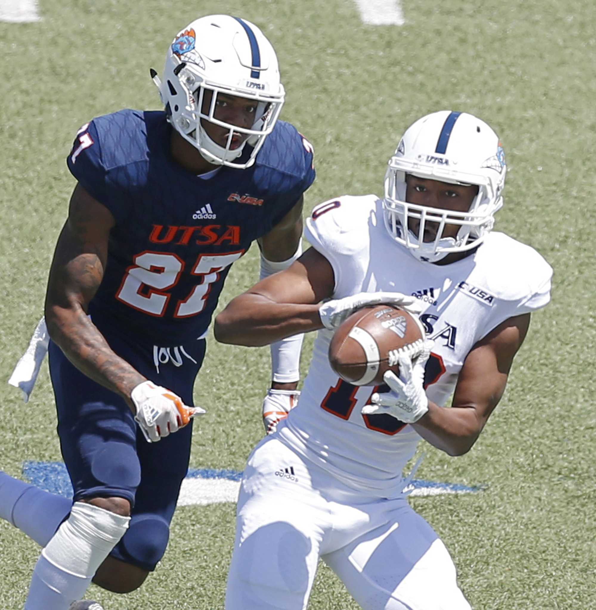 Wide receivers put Roadrunners in good hands