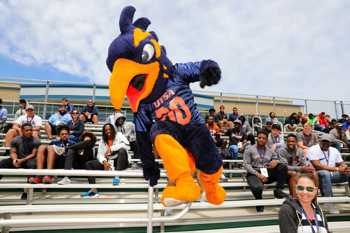 Photos UTSA spring game delights fans with preview of Roadrunners' season