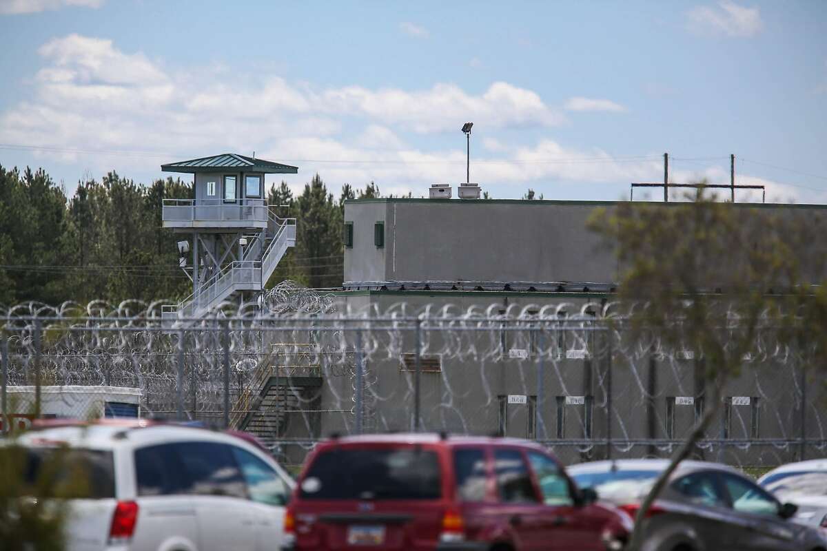 South Carolina prisoners riot for hours, killing 7
