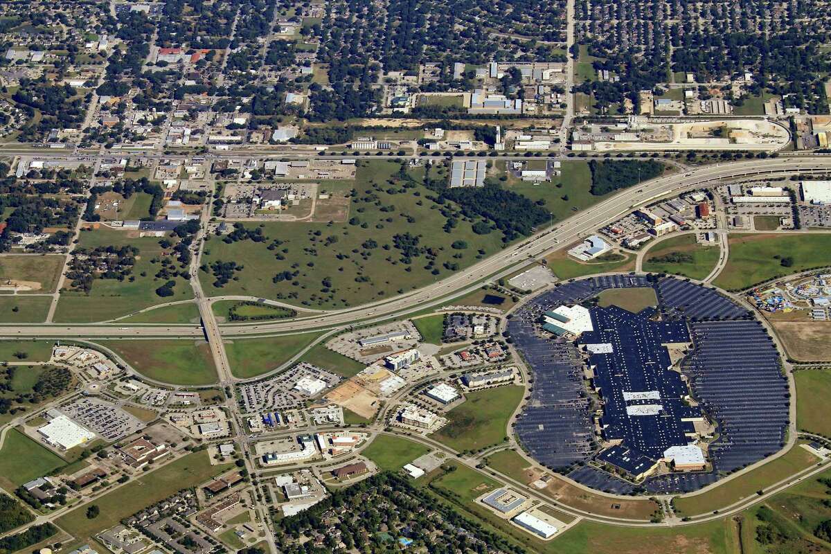 Katy Village LP, a partnership led by Vincent Giammalva with Giammalva Properties, will develop a tract of land at the northeast corner of Interstate 10 and Pin Oak Road in Katy. The site is across the freeway from Katy Mills Mall, shown at the right. Colliers International represented the seller, Masaud Baaba, president of Omega III Investment Co.
