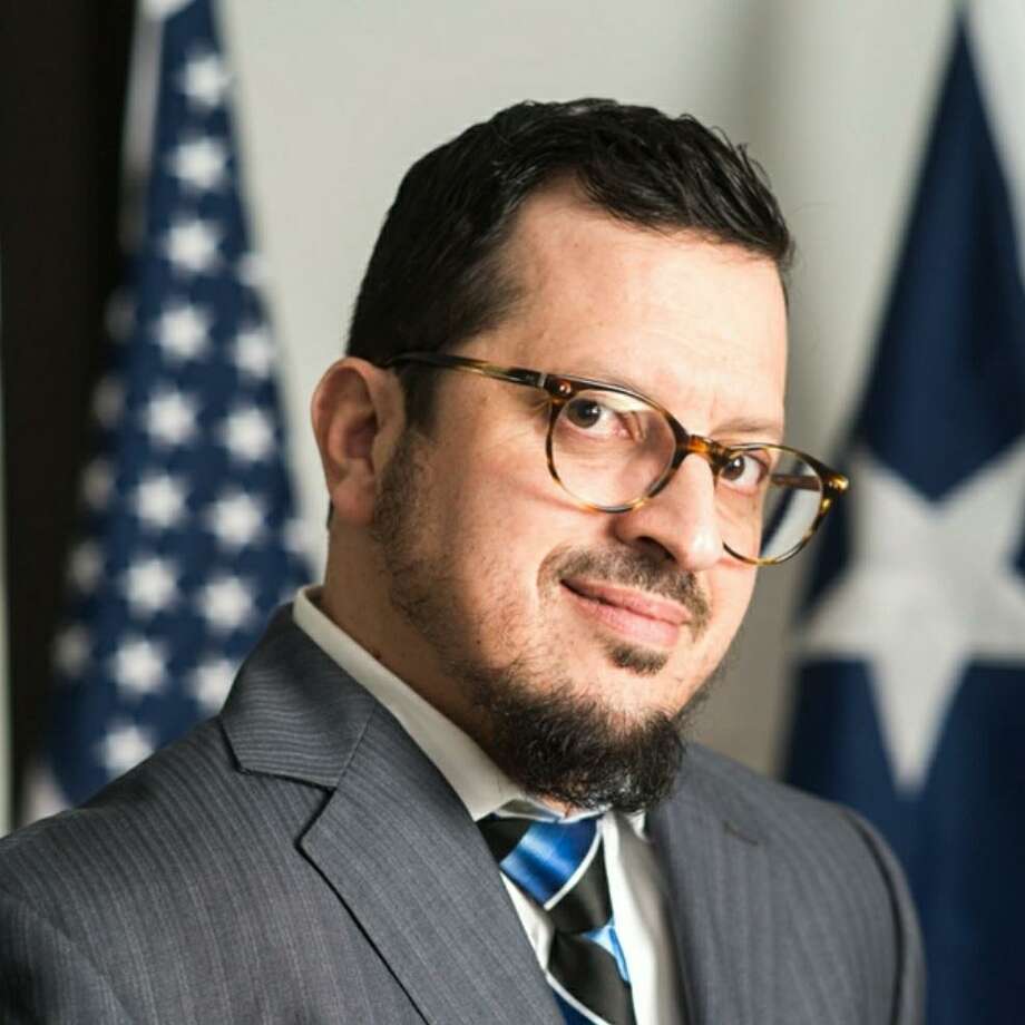 daniel hernandez, candidate for pearland isd trustee, position 4
