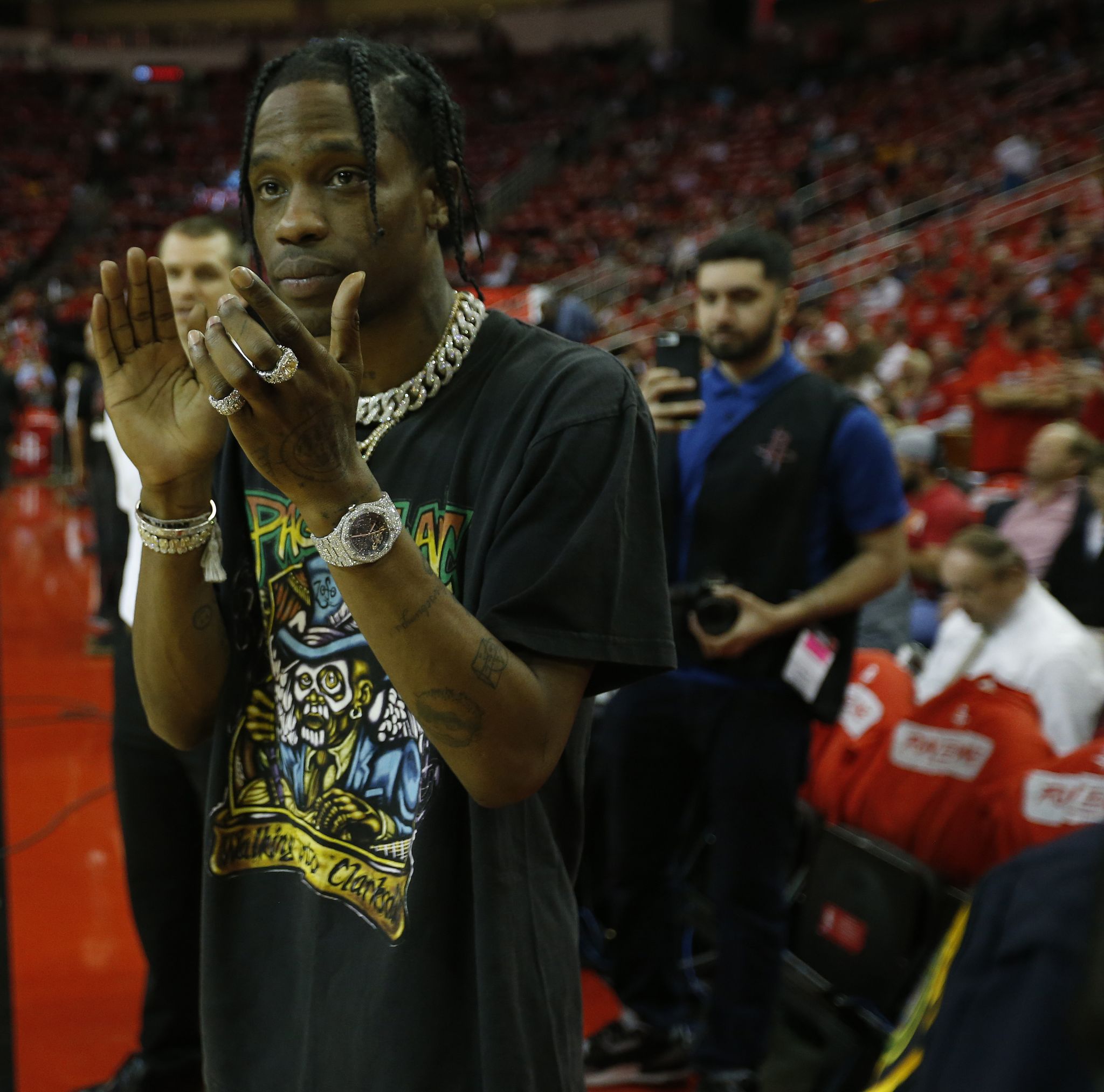 Kylie Jenner, Travis Scott Sit Courtside at Houston Rockets Game: Pics!