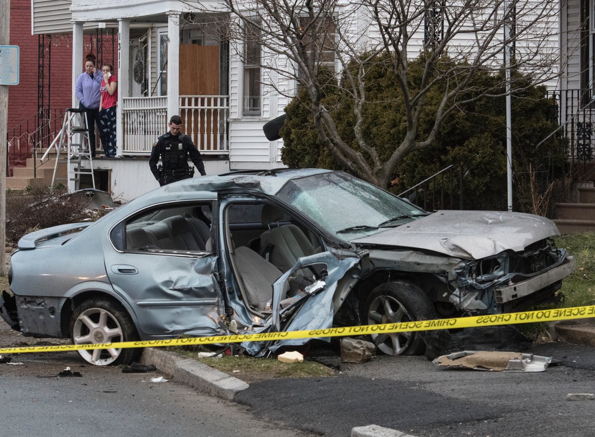 DWI charges filed after car hits Schenectady porch